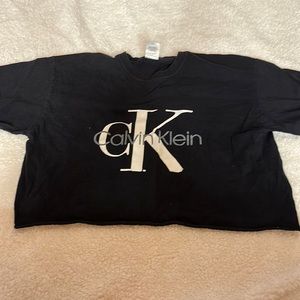 Calvin Klein Cropped Tee Size Medium